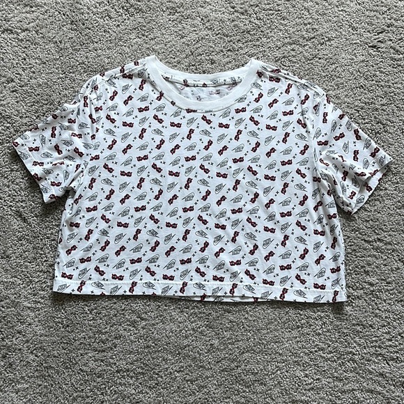 Nike Tops - Women’s Nike crop top tee